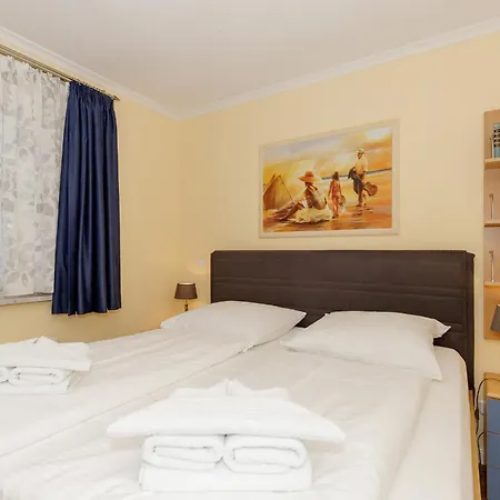 Haus Atlantik Apartment Kuehlungsborn Room photo